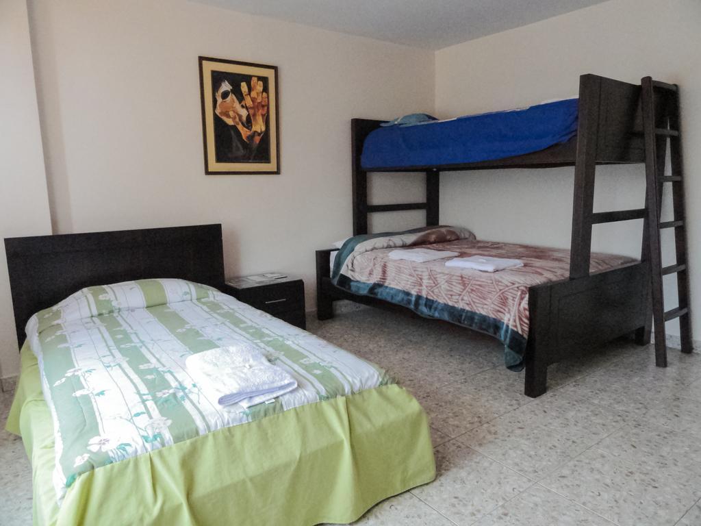 Hostal La Rosa Otavalo Exterior photo